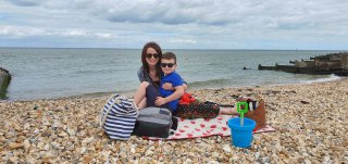 Rachel_and_ethan_beach_monday_whitstable_july_2022