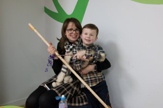 Rachel_and_ethan_halloween_broomstick_making_sunday_center_parcs_oct_2021