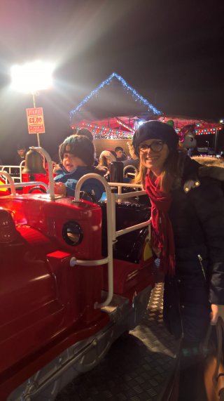 Rachel_and_ethan_mini_train_broughton_astley_lights_switch_on_dec_2018