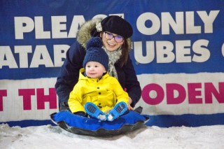 Rachel And Ethan Tubing Tamwoth Snowdome Snow Play October 2017