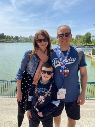 Rachel_ethan_and_i_lake_tuesday_disney_land_paris_may_2023