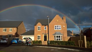 Rainbow_over_the_house_april_2017