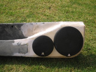 Sanded_dor_panles_with_speaker