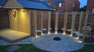 Shed_and_circle_garden_lights_in_the_night_june_2017