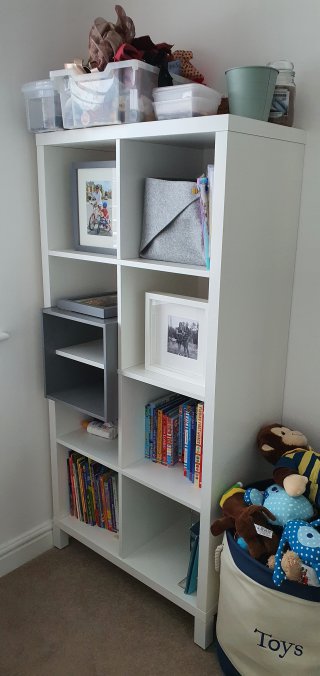 Shelf_photo_frames_rachels_office_accessories_july_2020