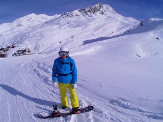 Skiing_val_thorens_2015_me_snowboarding