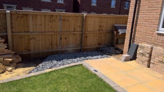 Slate_garden_lights_in_the_day_june_2017