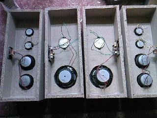 Speakers_in_box_back