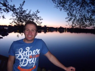 Tattershall_lakes_log_cabin_may_2014_me_lake