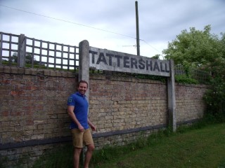 Tattershall_lakes_log_cabin_may_2014_railway_sign_me