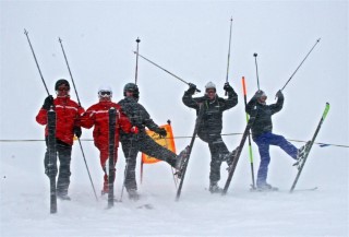 The_group_skiing_10