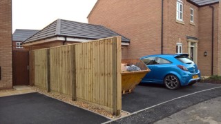 Willington_fence_left_side_back