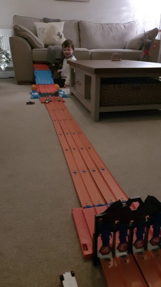 mario_kart_hotwheels_racing_track_dec_2019