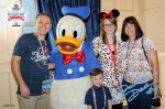 Disney Land Paris Monday Oct 2019 Family With Donald Duck
