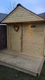 Finishing Touches To The Shed Feb 2017 Sign And Heart Up